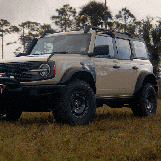 2022 Ford Bronco® Everglades™ gif 1x1